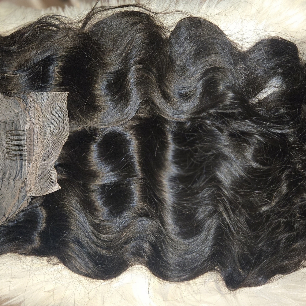 NIB - 30 inch 13x6 Lace Front Human Hair Pre Plucked 200 Density Body Wave Wig - Picture 10 of 10